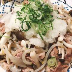 รูปของ もやしとしめじと豚肉の酒蒸し