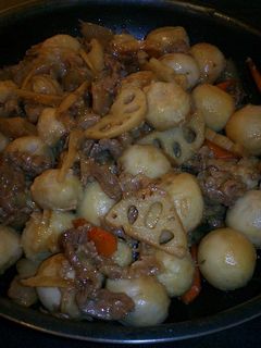 フライパンで新里芋と牛肉の炒め煮-レシピのメイン写真