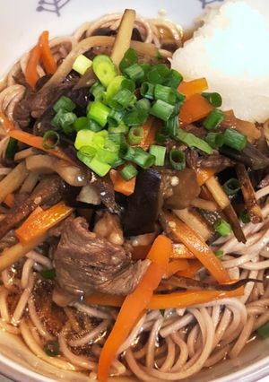 ゴボウと牛肉が合う！濃い味の具沢山蕎麦-レシピのメイン写真