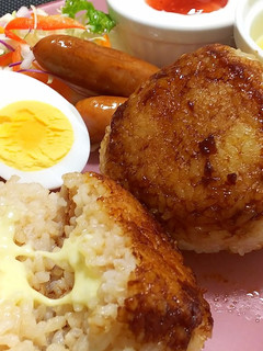 チーズinデミグラス風 焼きおにぎり-レシピのメイン写真