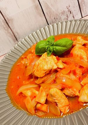 ささっと簡単！柔らか鶏胸肉のトマト煮込み-レシピのメイン写真