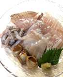 通の食べ方　漁師作りのイカ刺しと肝醤油