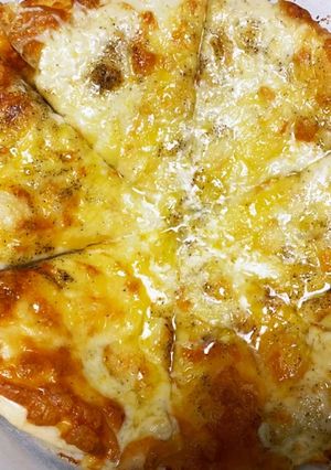 4種チーズとはちみつのピザ-レシピのメイン写真
