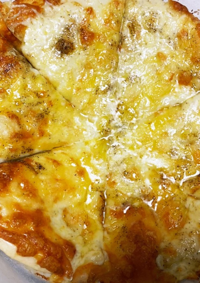 4種チーズとはちみつのピザ-レシピのメイン写真