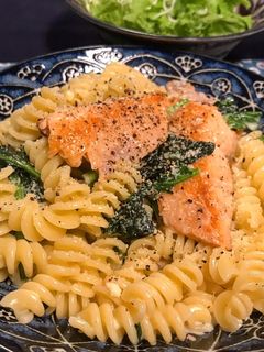 サーモンとほうれん草のクリームパスタ-レシピのメイン写真