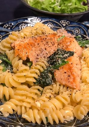 サーモンとほうれん草のクリームパスタ-レシピのメイン写真