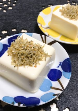 カリカリ美味し♡香ばしいじゃこ乗せ豆腐-レシピのメイン写真