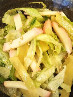 簡単!レタスとたくあんとかまぼこのサラダ-レシピのメイン写真