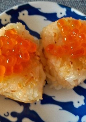 うなぎのたれでいくら乗せ焼きおにぎり☆-レシピのメイン写真