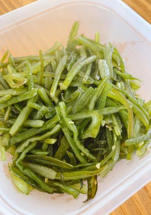 パパッと簡単♪韓国風茎わかめの炒め物-レシピのメイン写真