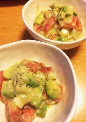 アボカドとトマトのハニーシーザーサラダ-レシピのメイン写真