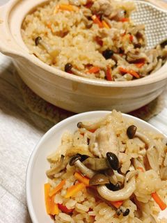 土鍋で炊き込みご飯-レシピのメイン写真