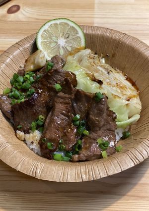 ガッツリ系キャベハラミ丼-レシピのメイン写真