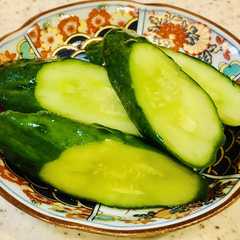 รูปของ きゅうりの梅昆布茶漬け