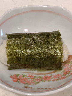 レンジで簡単、ソーセージ丸々1本おにぎり-レシピのメイン写真