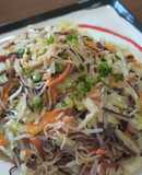 野菜たっぷり過ぎ!!汁なし煮込みラーメン