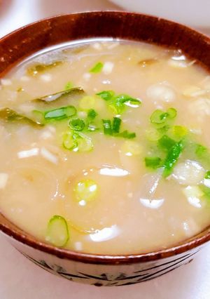茗荷とオカワカメと玉ねぎのお味噌汁-レシピのメイン写真