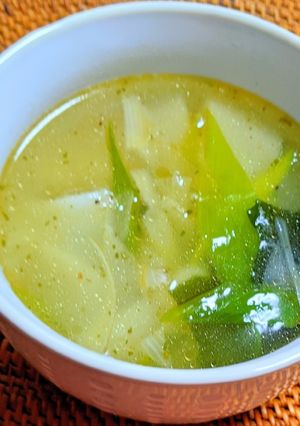 餃子の皮とワカメのシャンタンスープ-レシピのメイン写真