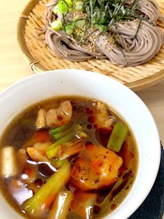 旨辛ラー油の鶏つけ蕎麦-レシピのメイン写真