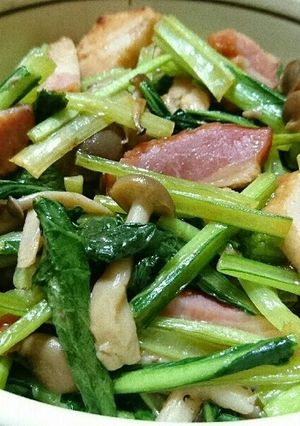 小松菜とベーコンのにんにく醤油炒め-レシピのメイン写真