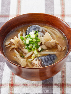 サバ缶とまいたけのみそ汁-レシピのメイン写真