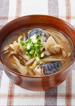 サバ缶とまいたけのみそ汁-レシピのメイン写真
