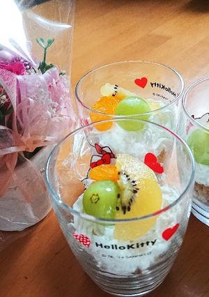 みんな大好き！フルグラパフェ-レシピのメイン写真