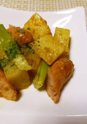 じゃがいもとソーセージのカレー炒め-レシピのメイン写真