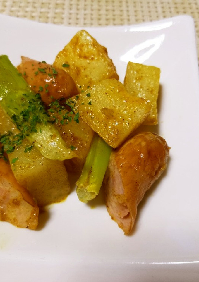 じゃがいもとソーセージのカレー炒め-レシピのメイン写真