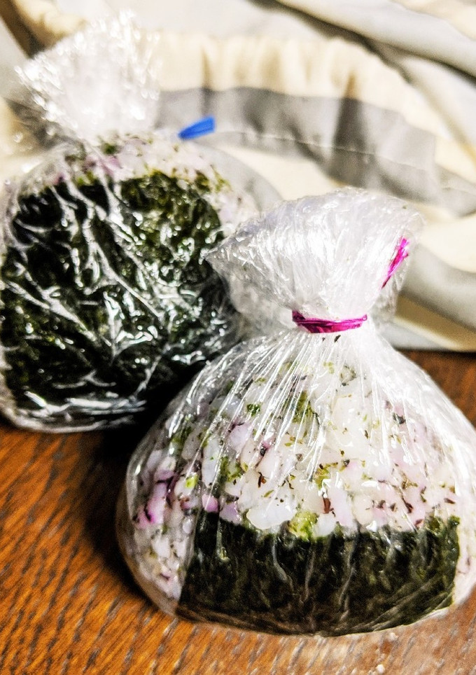 風味の良い簡単ゆかりのおにぎり-レシピのメイン写真