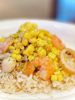 炊飯器で海鮮ピラフ★コーンバターをのせて-レシピのメイン写真