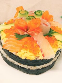 今日は豪華に!お寿司ケーキ-レシピのメイン写真
