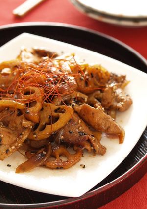 豚肉と蓮根の２色ごま中華炒め-レシピのメイン写真