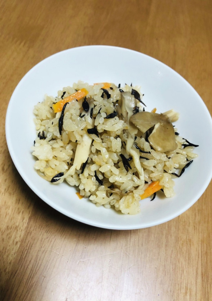 炊飯器でほったらかし☆ひじき炊き込み飯-レシピのメイン写真