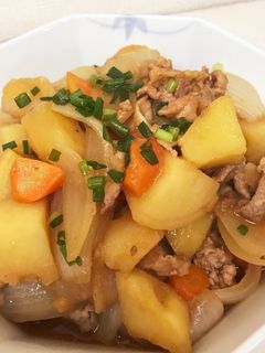 味付は焼肉のタレだけ!究極ズボラ肉じゃが-レシピのメイン写真