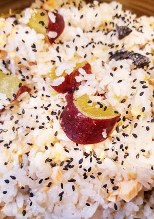 簡単!鮭とさつまいもの土鍋炊き込みご飯!-レシピのメイン写真