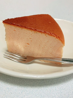 しっとりフワフワいちごスフレチーズケーキ-レシピのメイン写真