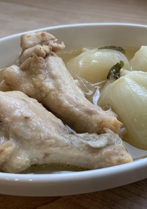 松山どりと小タマネギのセロリ風味煮込み-レシピのメイン写真