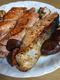秋鮭のニンニクバター醤油焼き-レシピのメイン写真