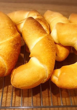 食感がたまらない♪塩パン-レシピのメイン写真