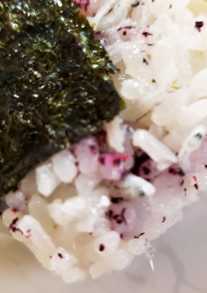 しらすとゆかりのおにぎり-レシピのメイン写真