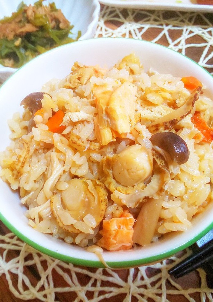 鮭とほたてと茸の秋のもち麦炊き込みご飯-レシピのメイン写真