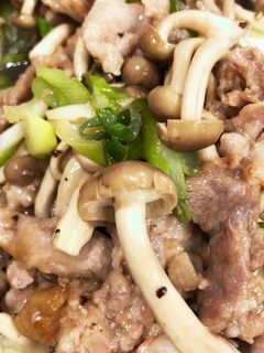 ウチのアレ♡ごはん進む!豚ネギしめじ炒め-レシピのメイン写真