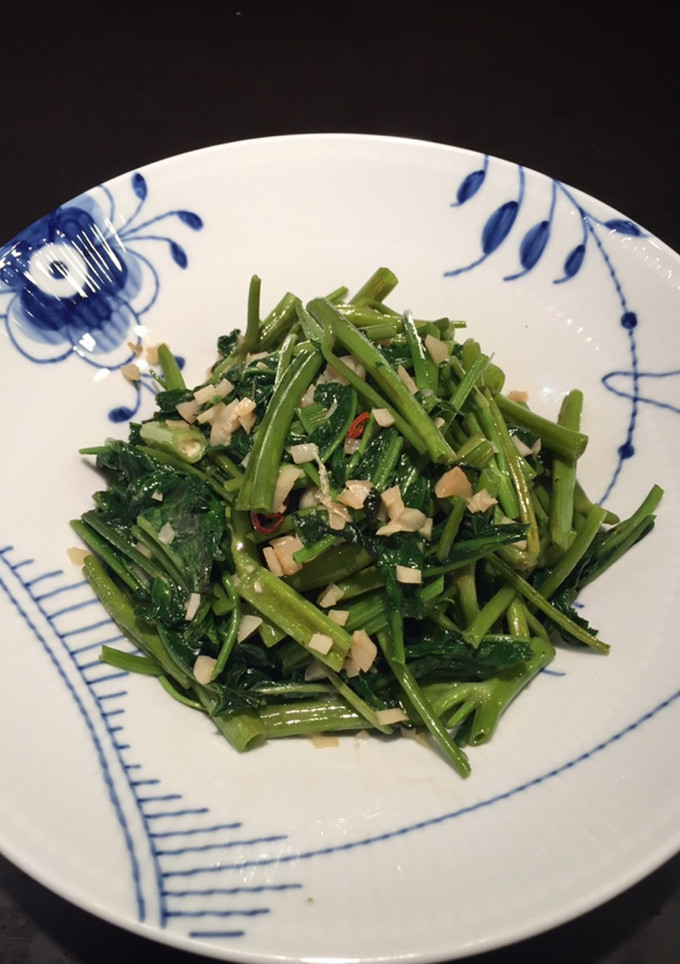 定番！シャキっと美味しい空芯菜の青菜炒め-レシピのメイン写真