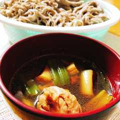 รูปของ 鶏もも肉と長ネギの蕎麦つゆ