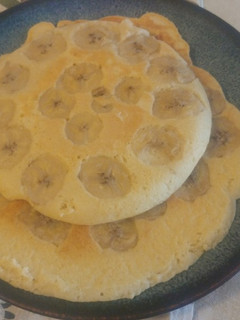 薄切り焼きバナナ入りホットケーキ-レシピのメイン写真