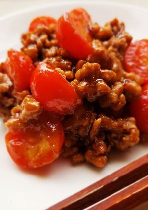 貧乏でも免疫↑挽肉とプチトマトの餡掛け！-レシピのメイン写真