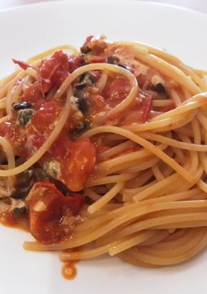 モッツァレラとミニトマトでプッタネスカ-レシピのメイン写真