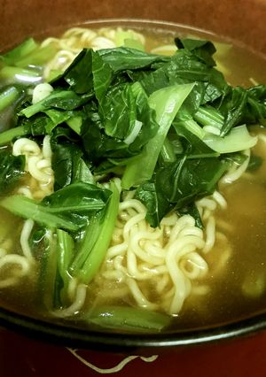 サッポロ一番で小松菜増し増しらーめん-レシピのメイン写真