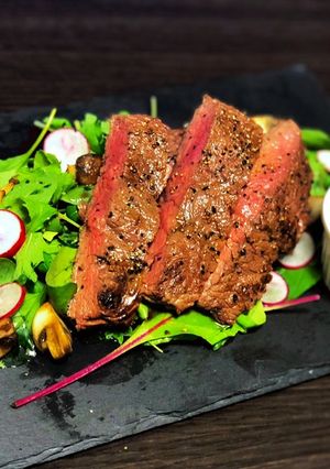 焼くだけ簡単 オシャレなビーフステーキ-レシピのメイン写真